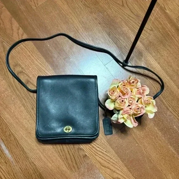 Vintage Coach Crossbody Bag#9620 - Picture 5 of 16